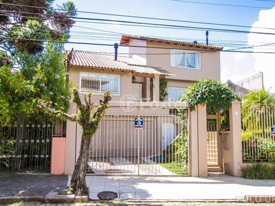 Casa 5 dorms à venda Rua Professor Fernando Carneiro, Três Figueiras - Porto Alegre