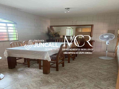 Casa com 6 quartos à venda no bairro Aparecida, 360m²