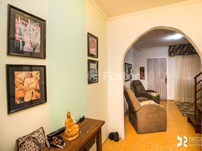 Casa em Condomínio 2 dorms à venda Avenida Juca Batista, Hípica - Porto Alegre