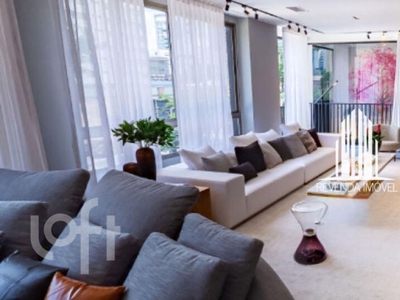 Apartamento à venda em Itaim Bibi com 208 m², 2 quartos, 2 suítes