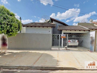 Casa à venda no bairro Centro em Naviraí