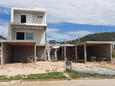 Casa à venda no bairro Ferraz em Garopaba