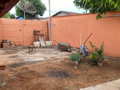 Casa à venda no bairro Vila Mutirão em Itapuranga