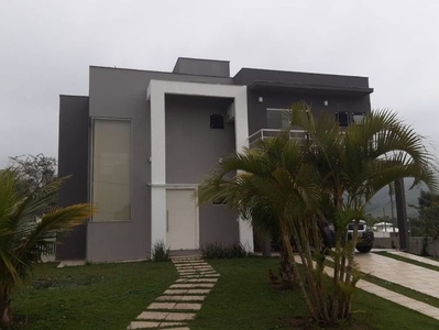 Casa em condomínio à venda no bairro Pilar em Maricá