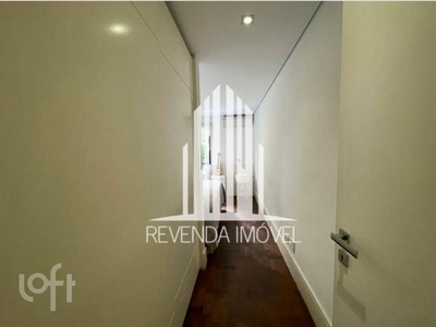 Apartamento à venda em Campo Belo com 203 m², 4 quartos, 3 suítes, 3 vagas