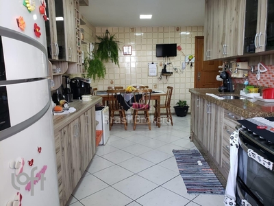 Apartamento à venda em Penha com 110 m², 3 quartos, 1 suíte, 2 vagas