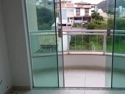 Alugo apartamento com 130m² na Rua Dr. Júlio Olivier no Centro. Elevador e garagem.