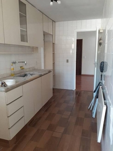 Apartamento com 3 Quartos e 1 banheiro para Alugar, 77 m² por R$ 1.200/Mês