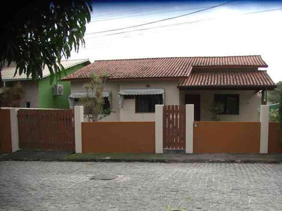 Casa em Condomínio com 4 quartos para alugar no bairro Itapeba, 450m²