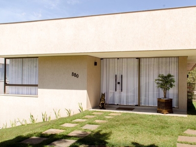 Casa para alugar com 4 quartos - Alphaville - Nova Lima - MG