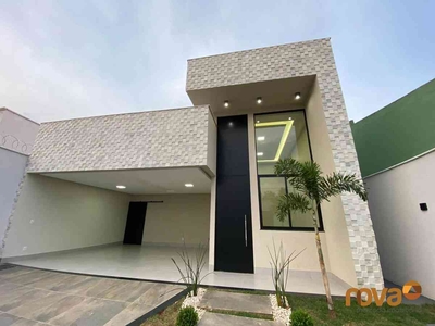 Casa com 3 quartos à venda no bairro Independência, 238m²