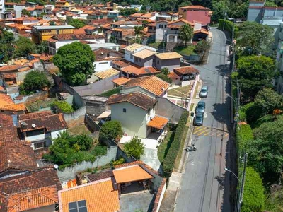 Casa com 3 quartos à venda no bairro Jardim das Américas, 221m²