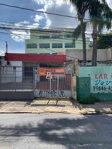 Casa com 3 quartos para alugar no bairro Barreiro, 100m²