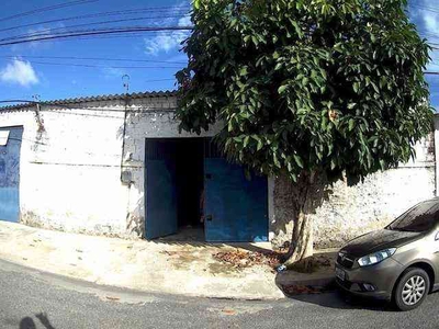 Galpão para alugar no bairro Itaperi, 143m²