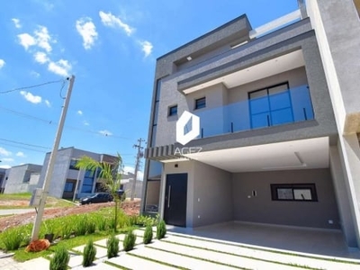 Casa nova em condomínio com 03 quartos, terraço com jacuzzi e 4 vagas!