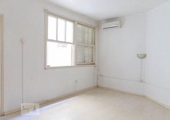 APARTAMENTO no 1º andar com 0 dormitório