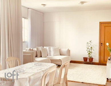 Apartamento à venda em Vila Paris com 140 m², 4 quartos, 1 suíte, 2 vagas