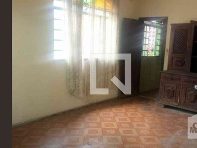 Casa com 2 quartos à venda no bairro Fernão Dias, 139m²