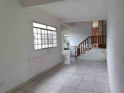 Casa com 2 quartos à venda no bairro Minaslândia (p Maio), 138m²