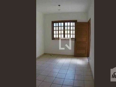 Casa com 2 quartos à venda no bairro Paquetá, 45m²