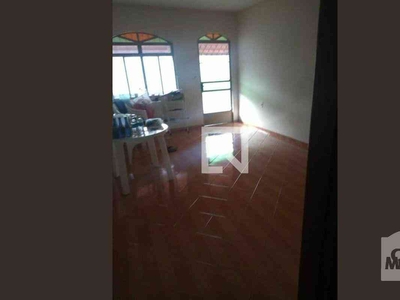 Casa com 3 quartos à venda no bairro Glória, 130m²