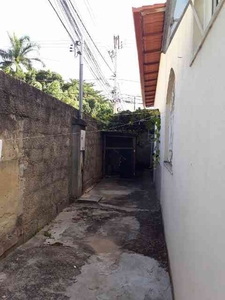 Casa com 3 quartos à venda no bairro Jaraguá, 250m²