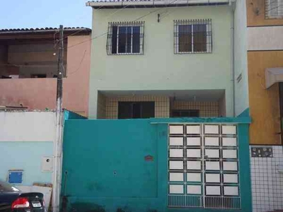 Casa com 3 quartos à venda no bairro Joaquim Távora, 160m²