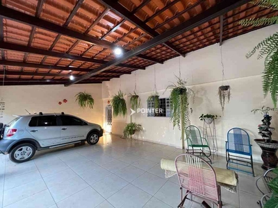 Casa com 3 quartos à venda no bairro Leste Universitário, 250m²
