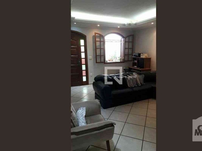 Casa com 4 quartos à venda no bairro Céu Azul, 260m²
