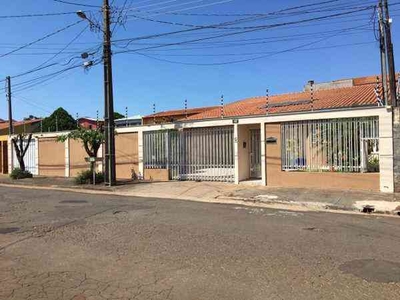 Casa com 4 quartos à venda no bairro Jardim Novo Sabará, 660m²