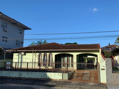 CASA no SAGUAÇÚ com 4 quartos para VENDA, 245 m²