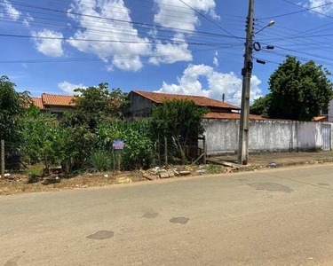 Casa para venda possui 100 metros quadrados com 2 quartos em Parque Real - Caldas Novas