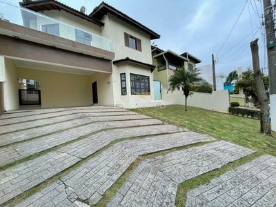 Excelente casa com 3 suítes