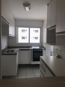 Vende- se apartamento com 65m, 2 dormitórios, 2 banheiros - 1 suíte e 2 vagas de garagem