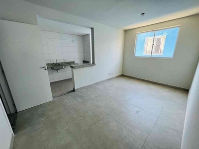 Apartamento com 2 quartos à venda no bairro Ana Lúcia, 64m²