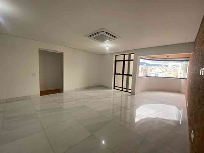 Apartamento com 4 quartos à venda no bairro Funcionários, 124m²
