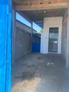 Casa com 2 quartos para alugar no bairro Vila Universal, 90m²