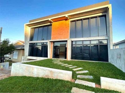 Casa com 3 quartos à venda no bairro Centro, 160m²