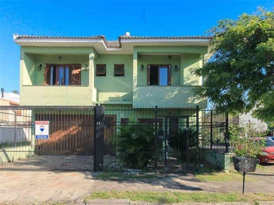 Casa com 3 quartos à venda no bairro Hípica, 169m²