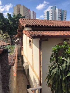 Casa com 3 quartos à venda no bairro Nova Cachoeirinha, 288m²