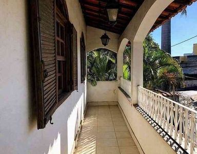 Casa com 4 quartos à venda no bairro Ouro Preto, 351m²