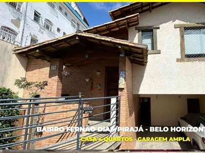 Casa com 4 quartos à venda no bairro Pirajá, 318m²