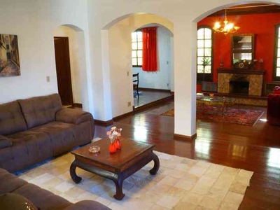 Casa com 4 quartos à venda no bairro Santa Cruz, 435m²