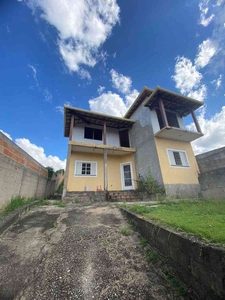Casa com 4 quartos à venda no bairro Zona Rural, 360m²