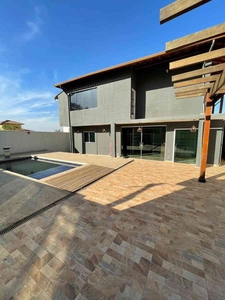 Casa com 5 quartos à venda no bairro Trevo, 750m²