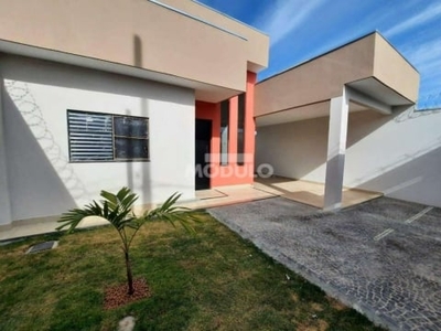 Casa residencial à venda, 3 quartos, 1 suíte, 2 vagas, residencial flamboyant - uberlândia/mg