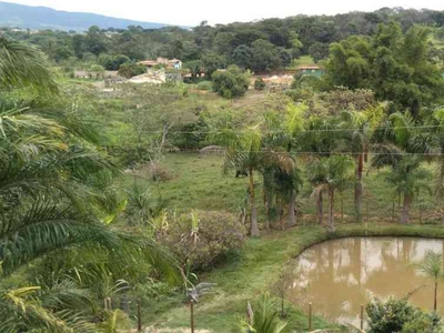 Fazenda com 3 quartos à venda no bairro Centro, 200m²