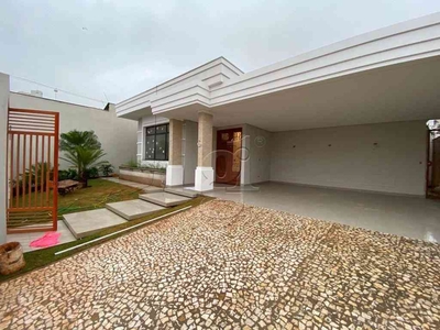 Casa com 3 quartos à venda no bairro Parque Residencial Alcântara, 300m²