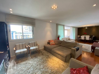 Apartamento à venda em Campo Belo com 167 m², 3 quartos, 3 suítes, 3 vagas