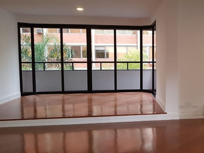 Apartamento à venda em Itaim Bibi com 204 m², 4 quartos, 2 suítes, 3 vagas